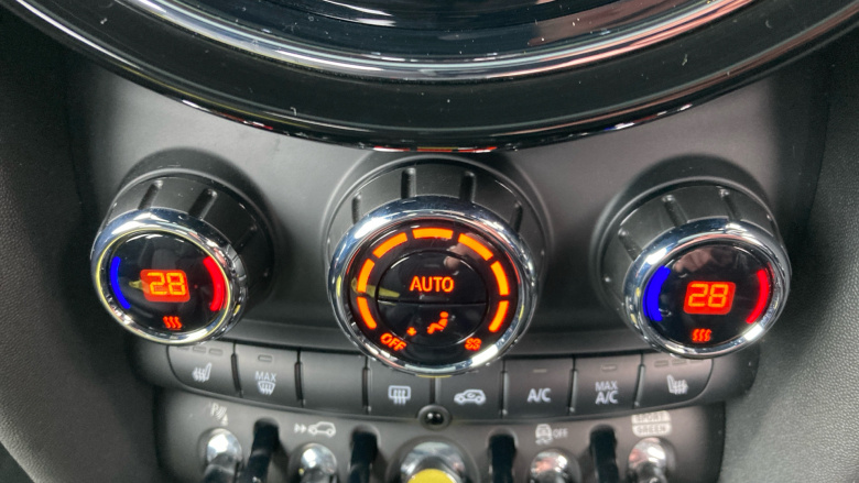 MINI Hatchback 135kW Cooper S Level 3 33kWh 3dr Auto Electric Hatchback